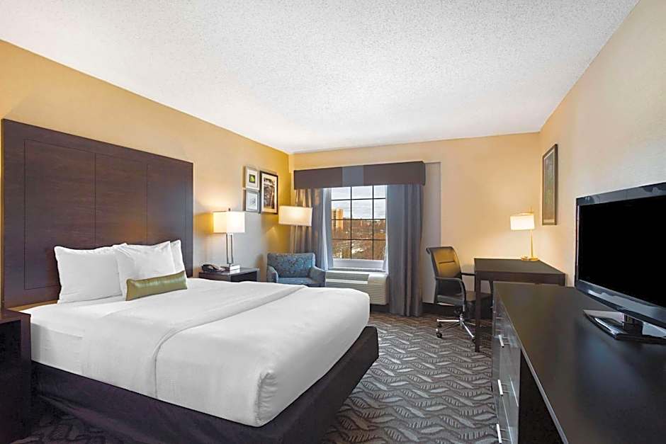 La Quinta Inn & Suites by Wyndham Springfield