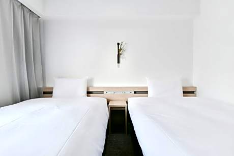 Standard Twin Room - Non-Smoking