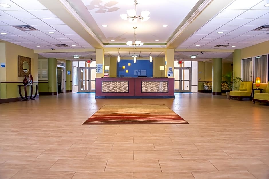 Holiday Inn Express Hotel & Suites Cocoa, an IHG Hotel