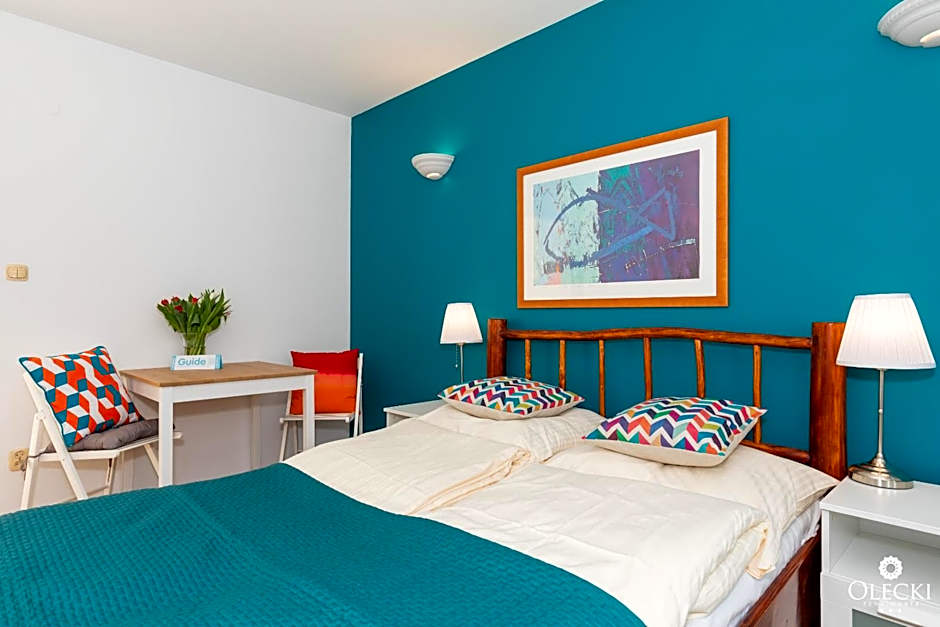 OLECKI Holiday House