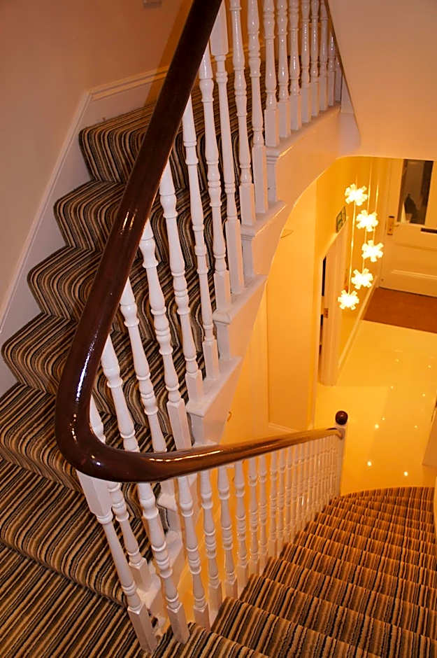 Sapphire Hotel London