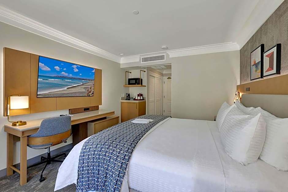 Best Western Plus Sunset Plaza Hotel