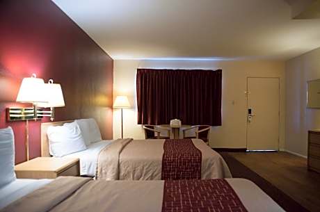 Deluxe Room with Two Double Beds Non-Smoking