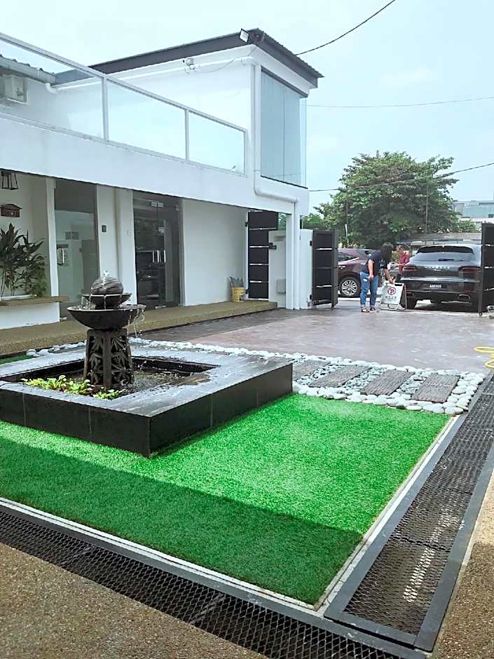 Beds In Garden Hostel