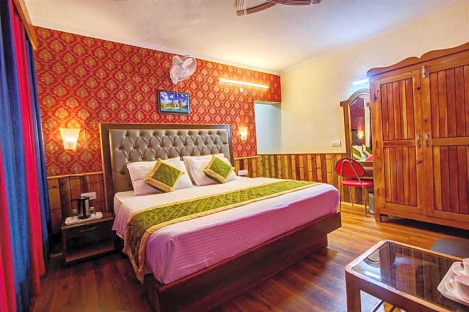 Goroomgo Samiru Manali 