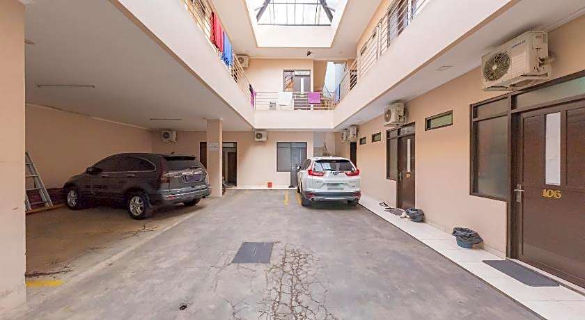 RedDoorz Syariah near Exit Toll Subang