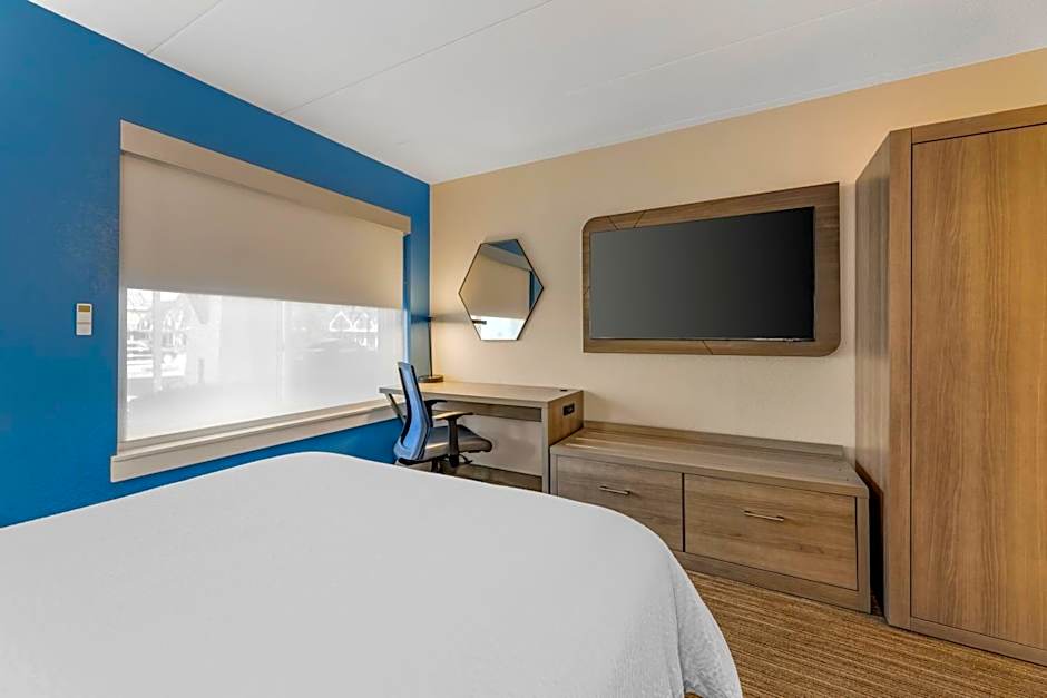 Holiday Inn Express Chicago-Downers Grove By IHG