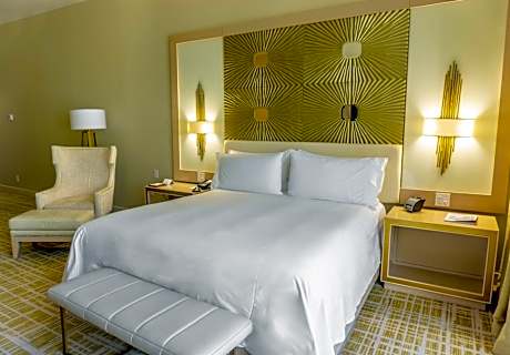 Deluxe King Room - Mobility Accessible