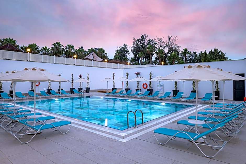 Arcanus Hotels Trendline Side