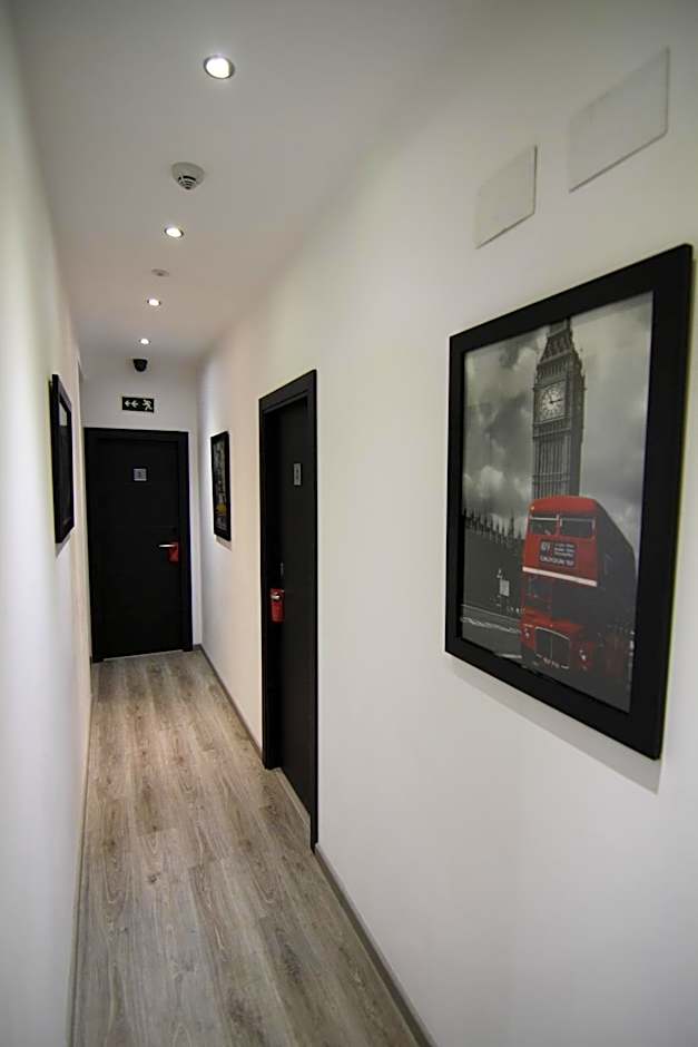 Hostal MH Fuencarral