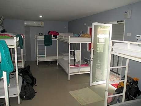 12 Bed Dorm