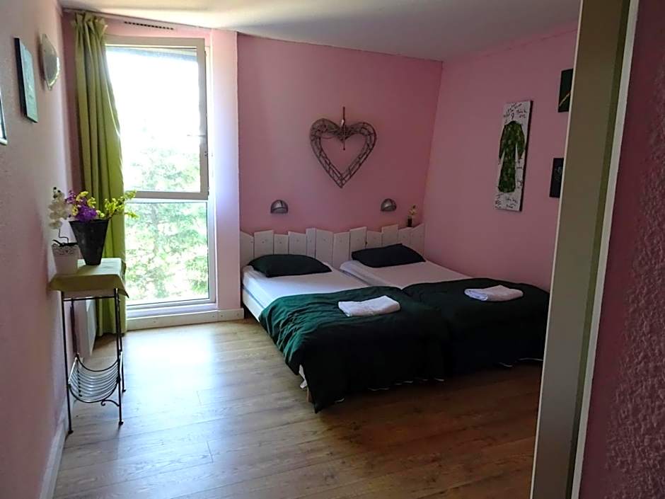 Photo 1 of 2 of 2 Beds