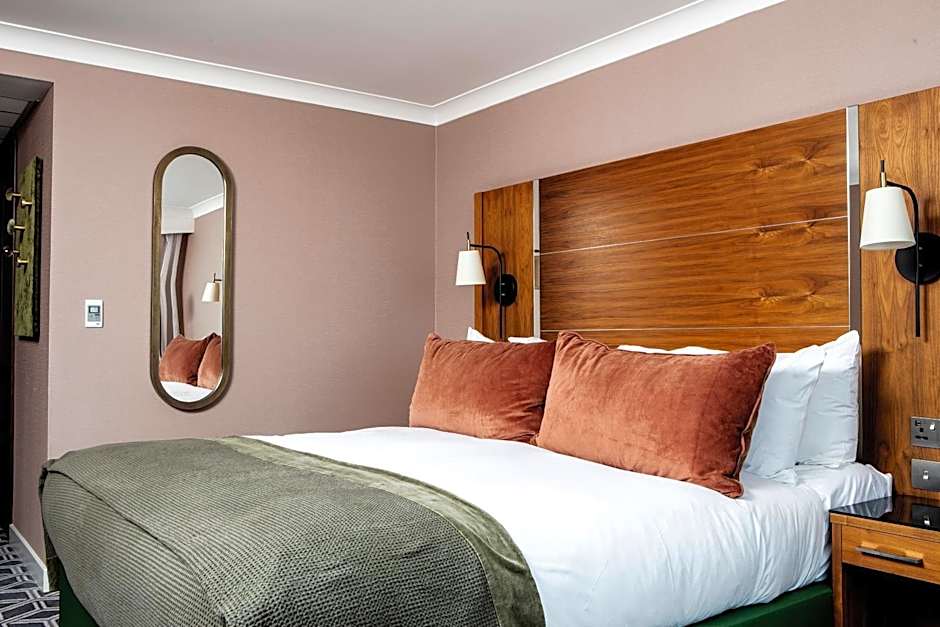 Waterfront Southport Hotel