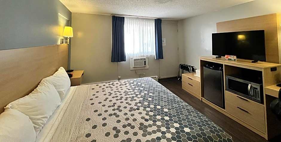 Econo Lodge Motel Village