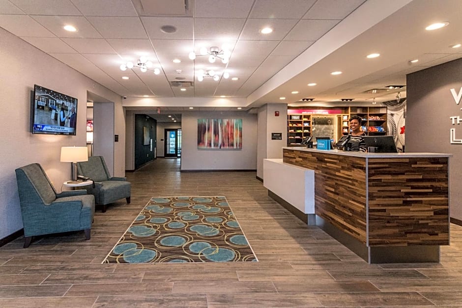 Hampton Inn & Suites - Allen Park