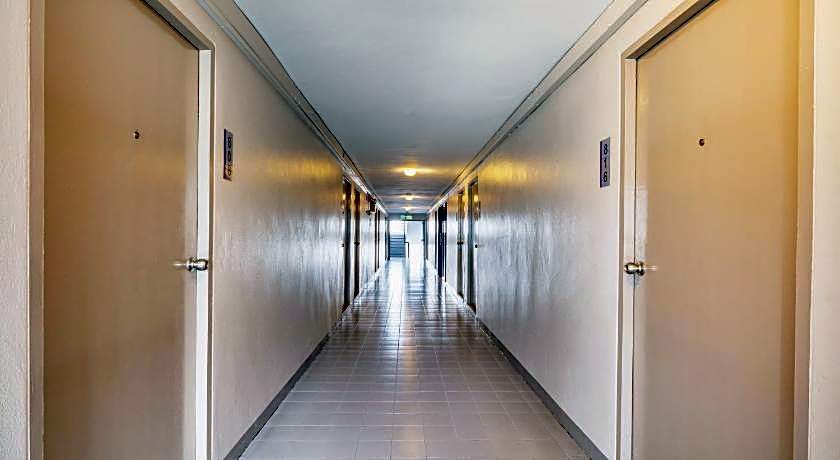 Livotel Express Hotel Ramkhamhaeng 50 Bangkok - No Parking