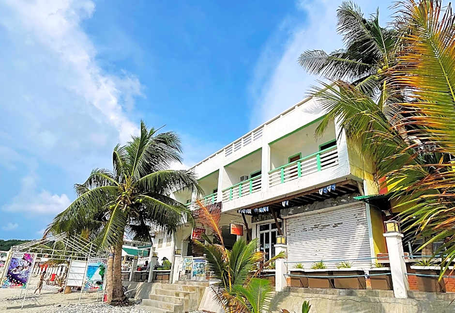 White Beach Hotel Puerto Galera powered by Cocotel