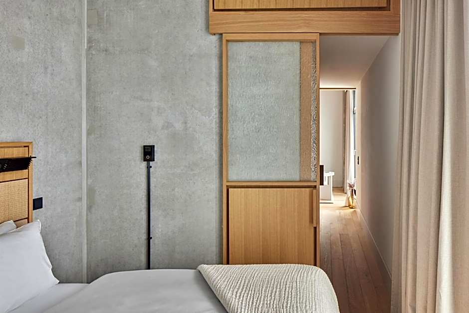 Locke at East Side Gallery