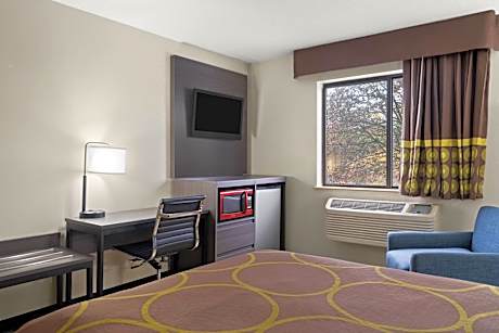 Queen Room - Non-Smoking