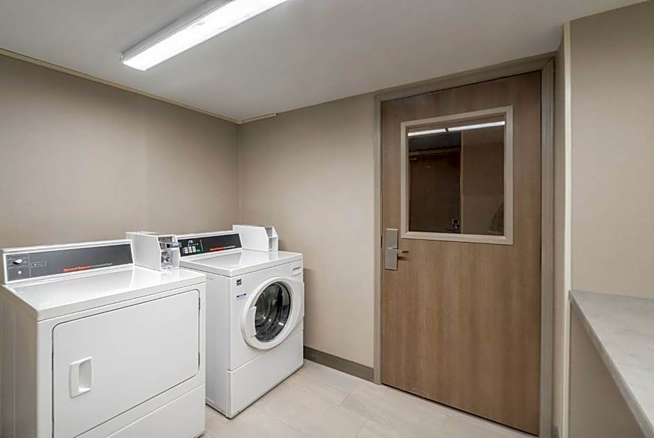 Holiday Inn Express & Suites Bozeman West By IHG