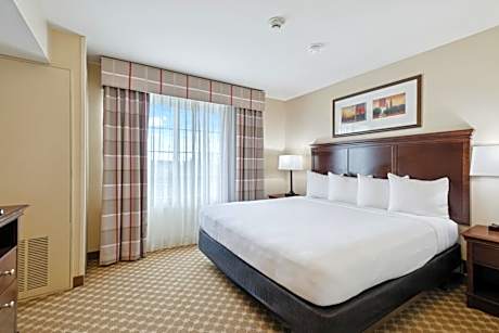 One-Bedroom King Suite - Disability Access/Non-Smoking