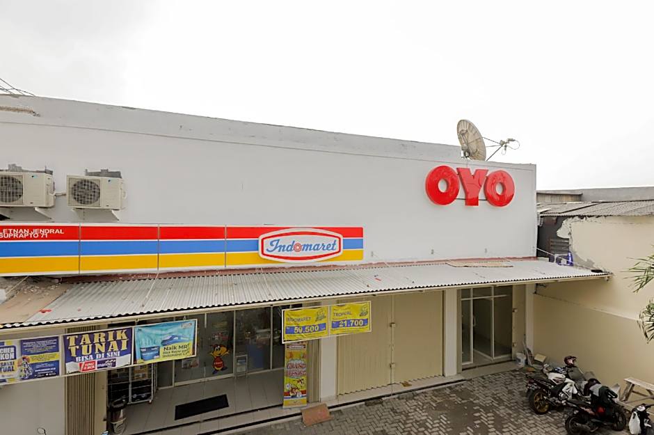 OYO 779 Mn One Residence Syariah Near ITC Cempaka Mas Near Kalbe Farma