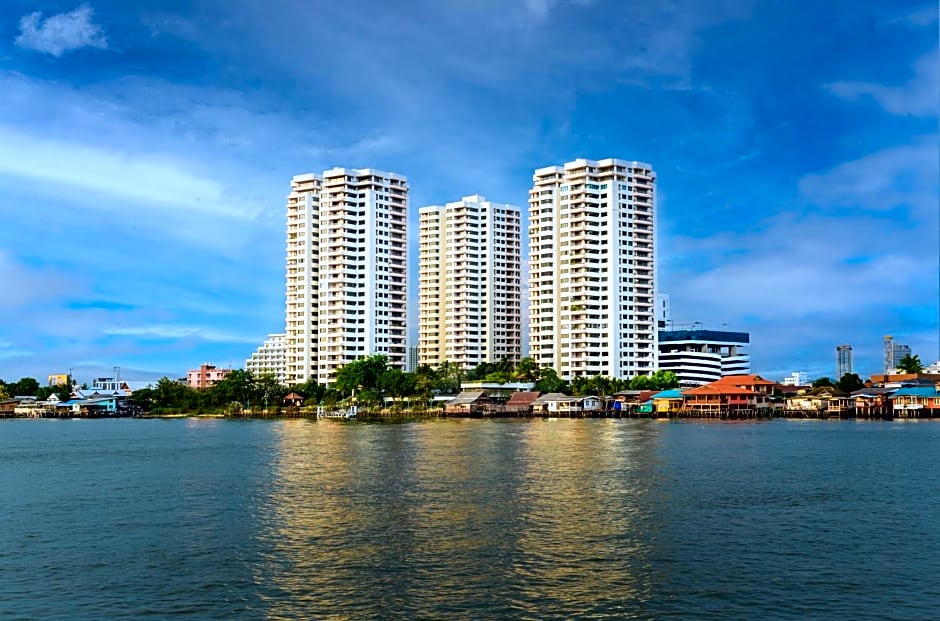 Riverine Place Hotel and Residence