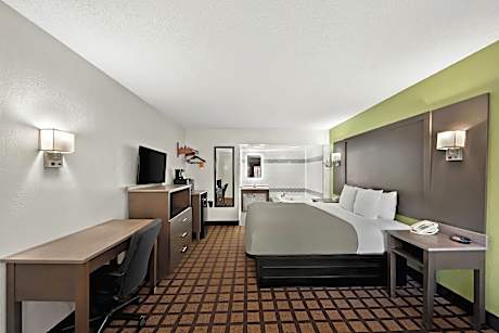 1 King Bed, Nonsmoking, Upgrade