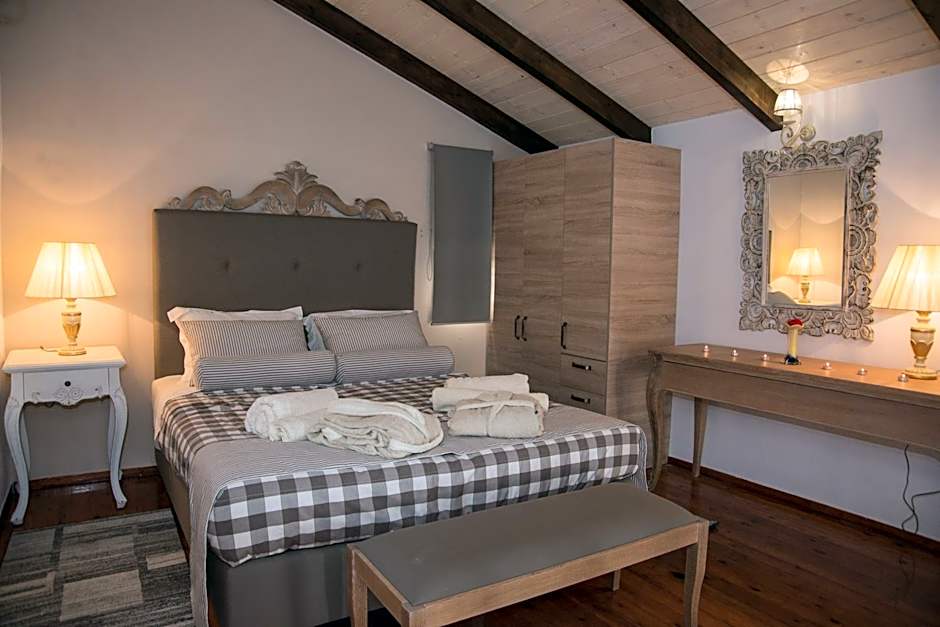 Porto Enetiko Suites
