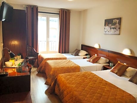 quadruple room