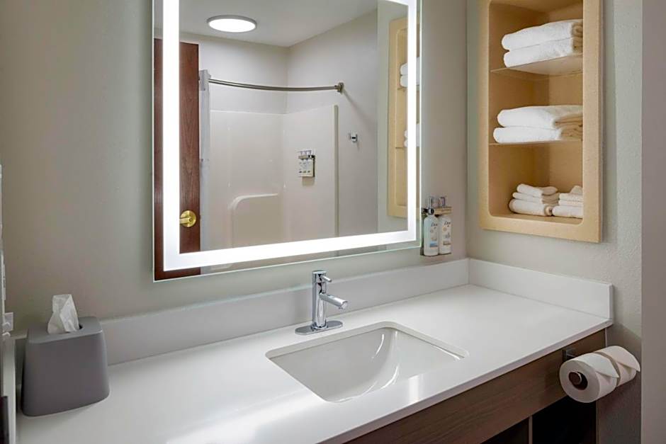 Holiday Inn Express Hotel & Suites Fort Atkinson By IHG