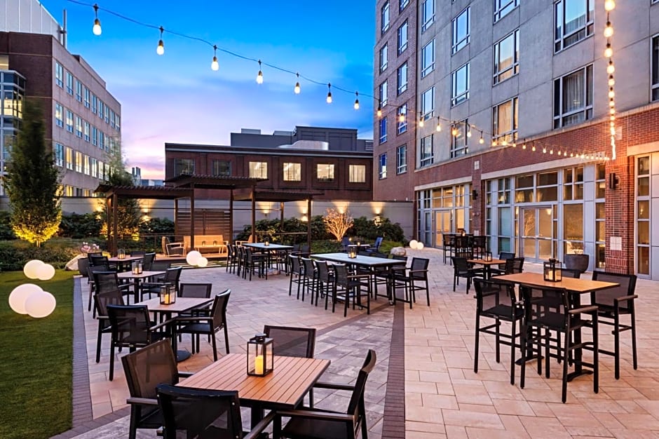 Le Meridien Boston Cambridge