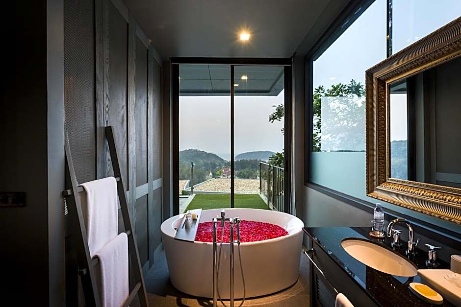 Sunsuri Phuket Hotel