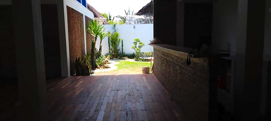 Roots Hotel Trawangan