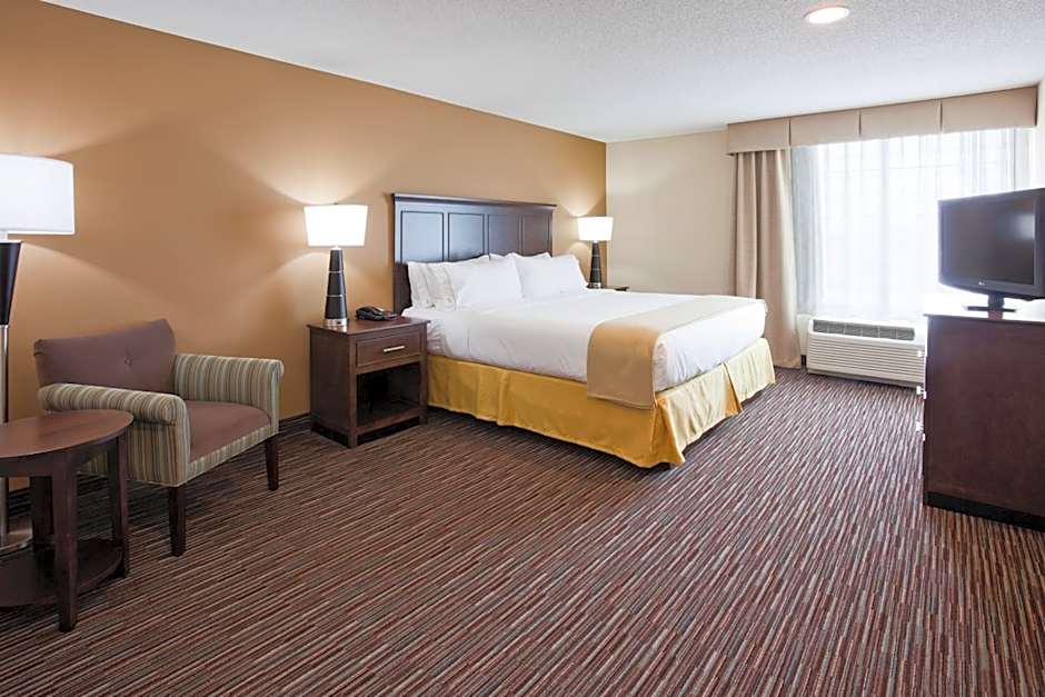 Holiday Inn Express and Suites Willmar By IHG