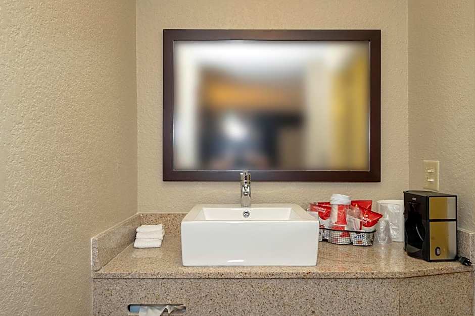 Red Roof PLUS+ St. Augustine