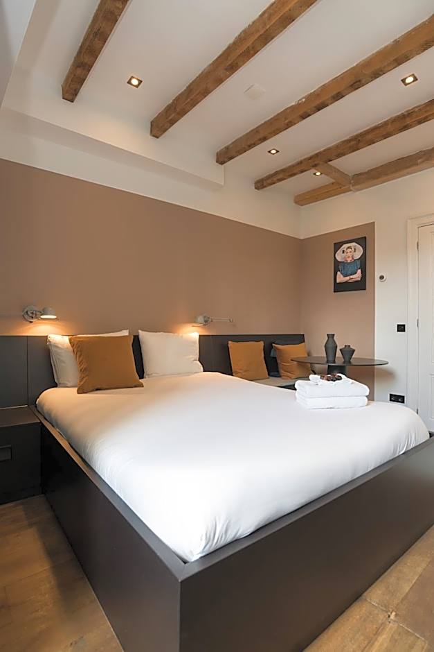 City centre studio canal belt