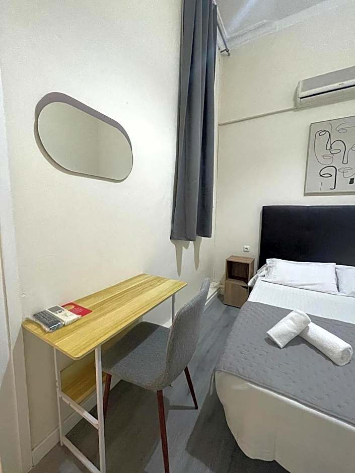 Hostal Balmes Centro