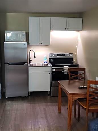 Deluxe Double Room (2 Adults + 1 Child)