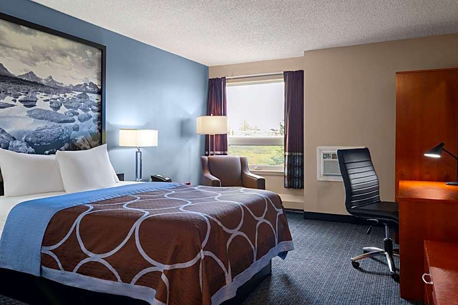 Super 8 by Wyndham Sherwood Park/Edmonton Area