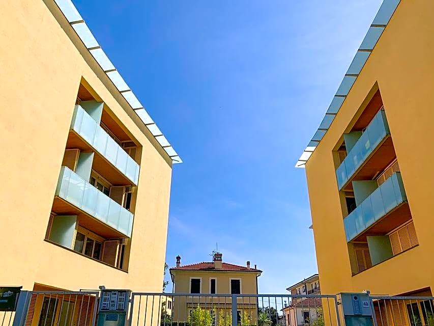 Giallomango Apt in Lucca