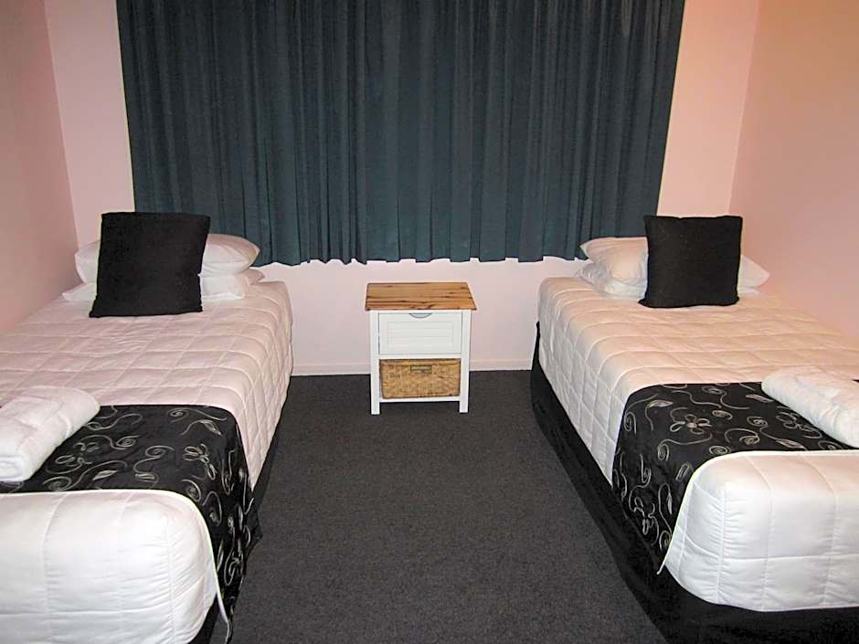 Kiwi Court Motel
