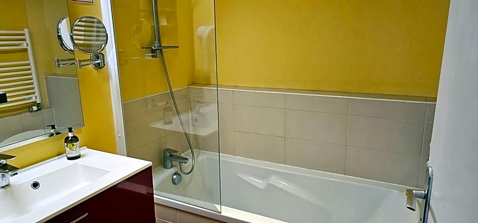 Logis Hôtel Saint-Hubert