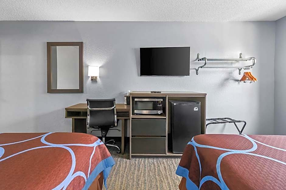 Rodeway Inn Delmont