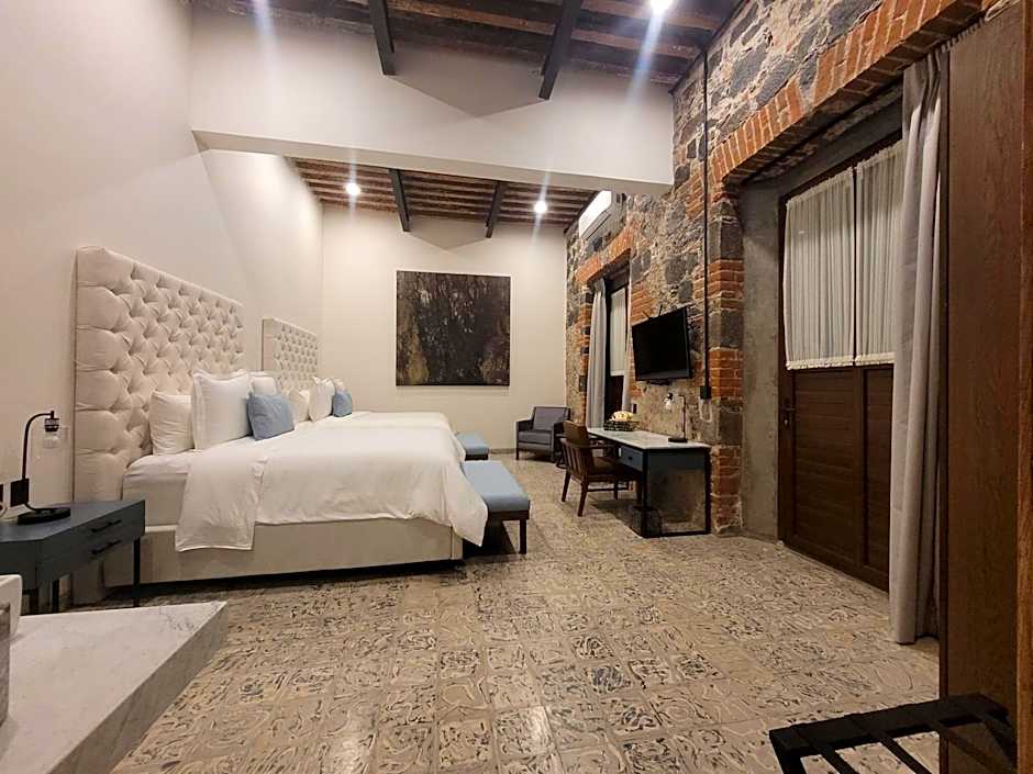 Milo Collection Hotel