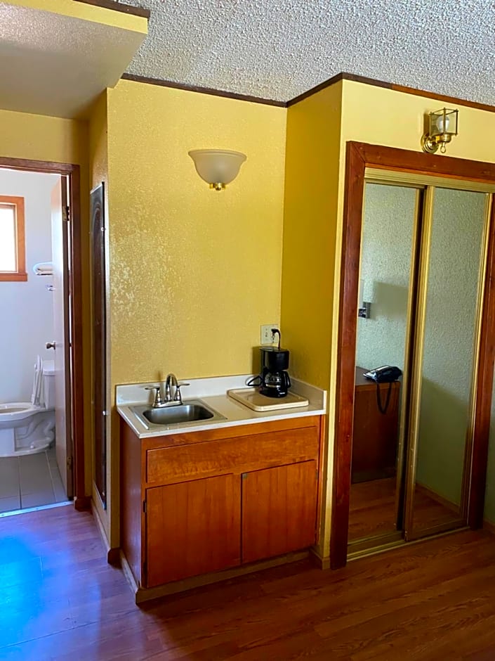 Western Holiday Lodge