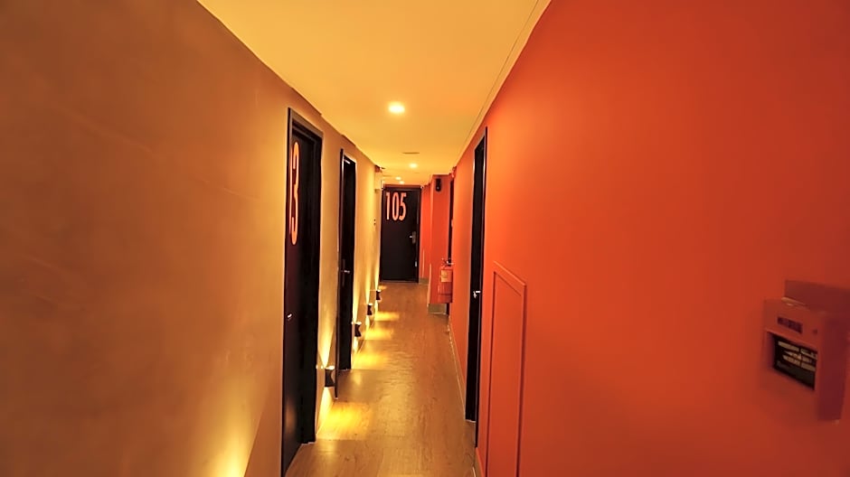 Monaco Boutique Hotel Kampung Air