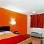 OYO Hotel Mobile, AL I-65 at Airport Blvd