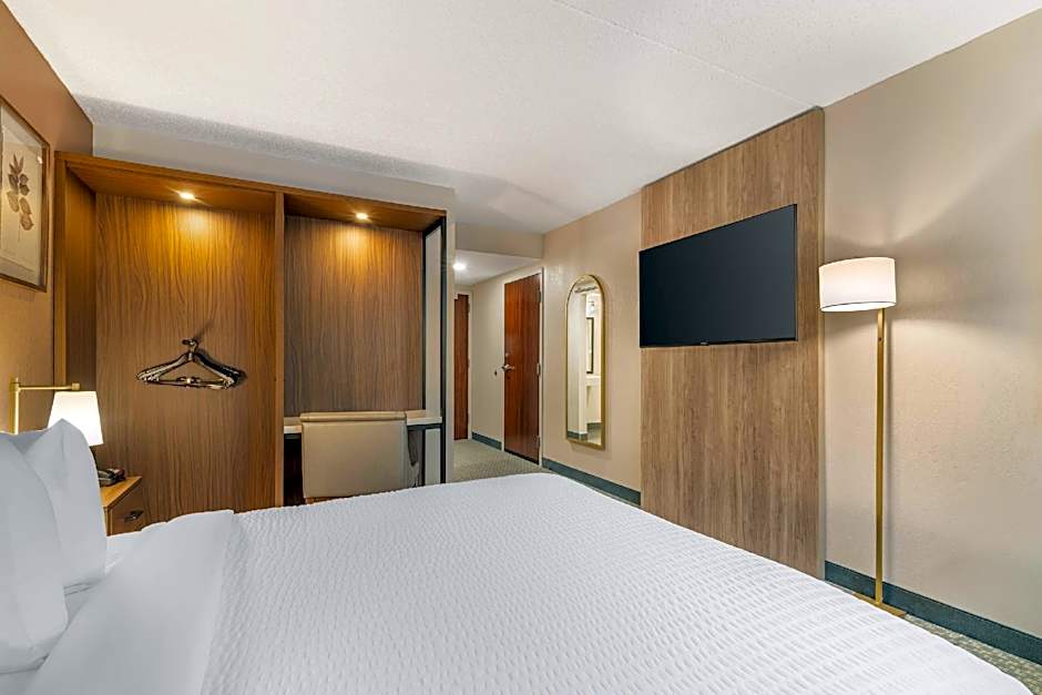 Photo 1 of 5 of Efficiency 1 Double Bed, Accessible