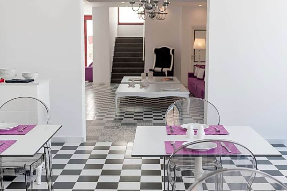 MAR n MAR CROWN HOTEL-SUITES